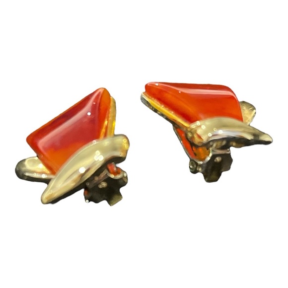 Charel' Vintage Gold Tone Clip Earrings - Triangular Amber Bakelite Stones 🧡 - Picture 2 of 6
